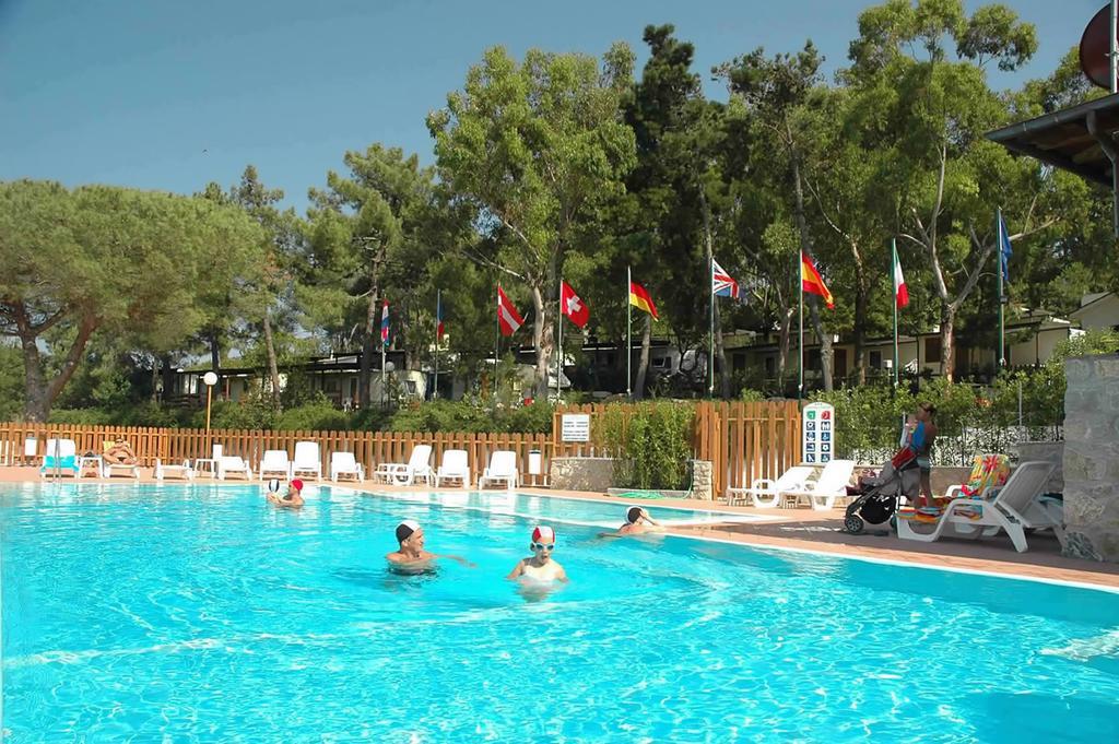 Готель Camping Europa 2 Каполівері Екстер'єр фото